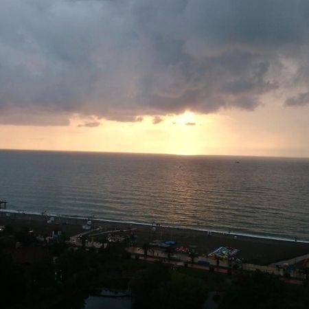 E&S Apartment - Sunset & Sea View Batumi Esterno foto