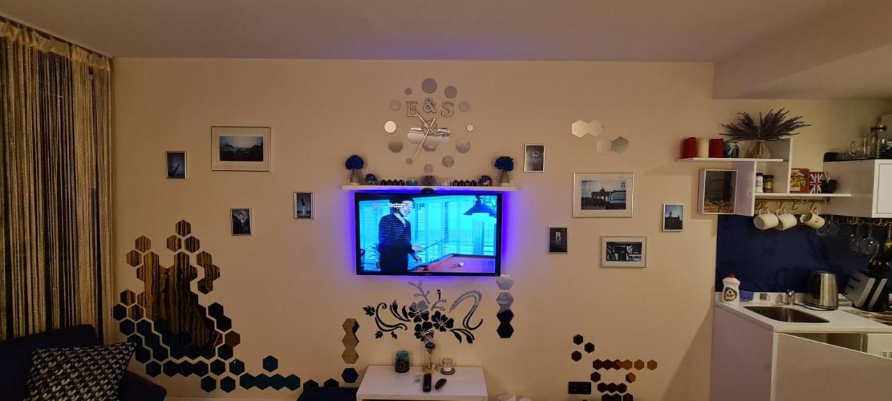 E&S Apartment - Sunset & Sea View Batumi Esterno foto